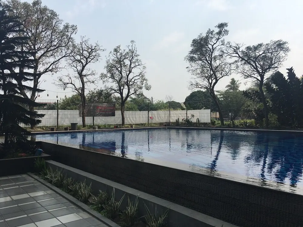 Чимахи: Homey 2Br Apartment At The Edge Bandung