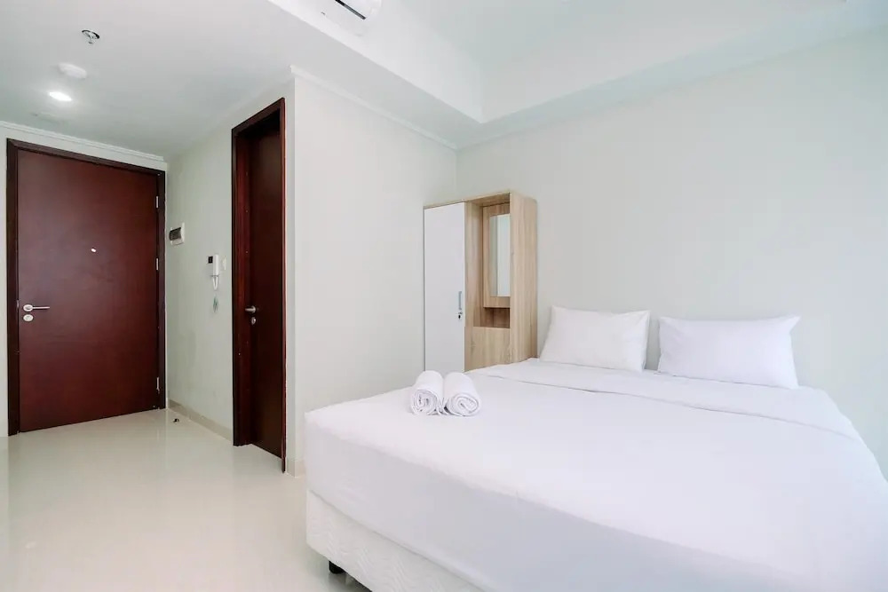 Джакарта: Simply And Comfort Stay Studio Room Green Sedayu Apartment