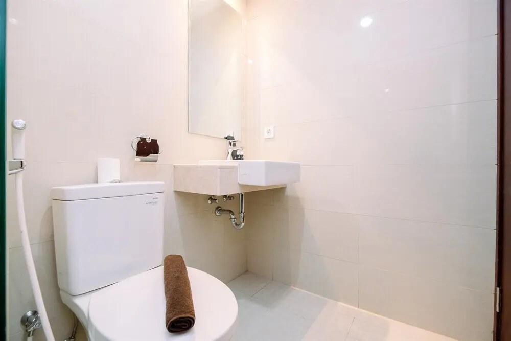 Джакарта: Simply And Comfort Stay Studio Room Green Sedayu Apartment