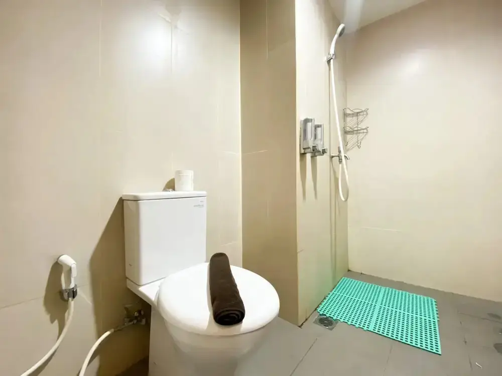 Бекаси: Comfort 1Br At Gateway Park Lrt City Bekasi Apartment