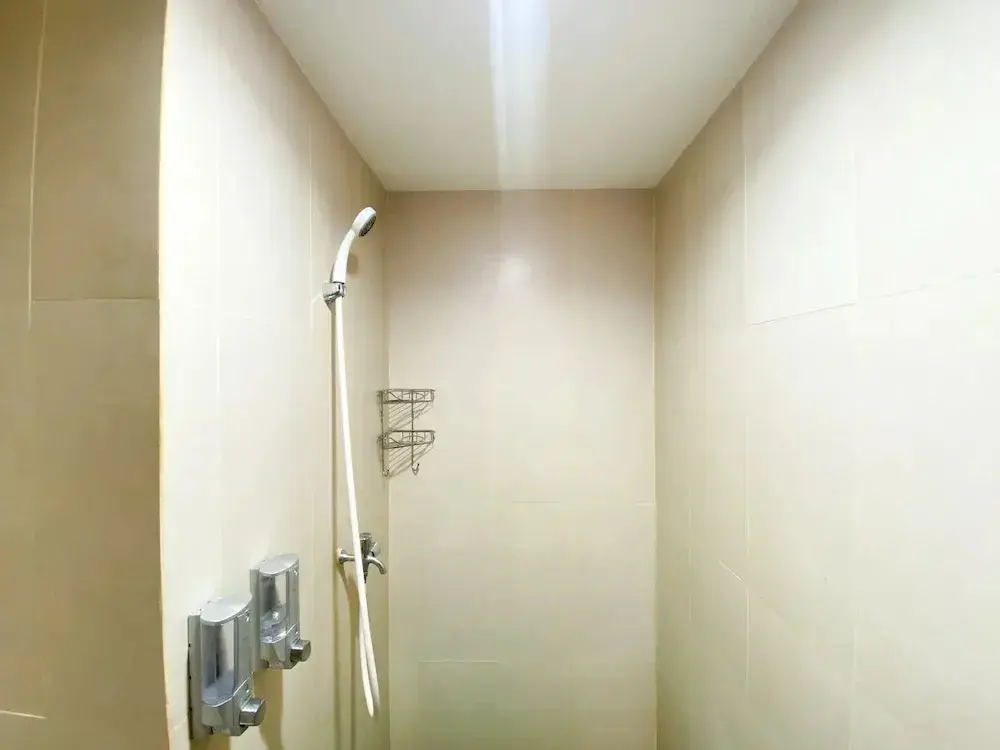 Бекаси: Comfort 1Br At Gateway Park Lrt City Bekasi Apartment