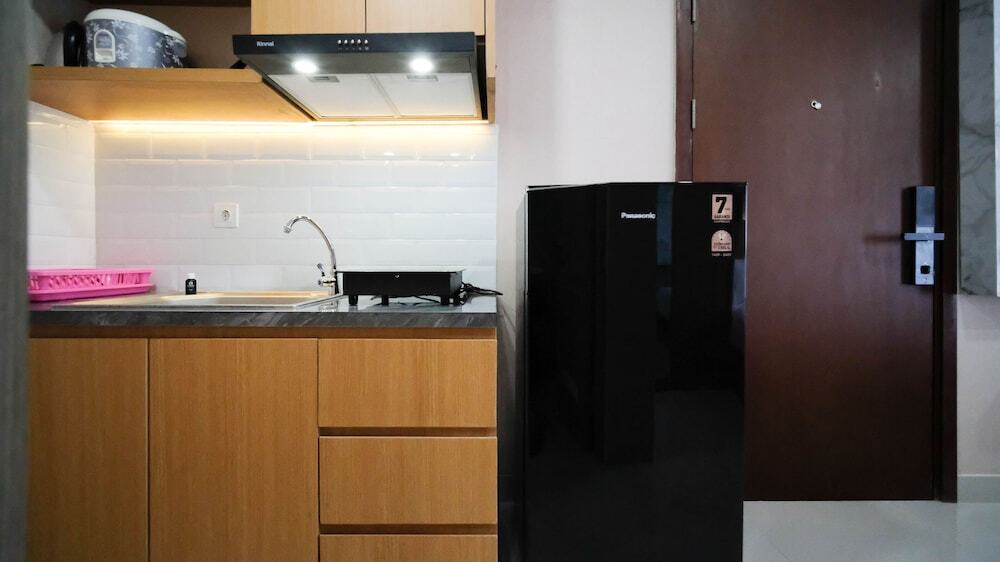 Сурабая: Best Choice And Comfy Studio At Grand Dharmahusada Lagoon Apartment