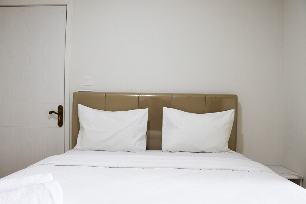 Джакарта: Homey And Comfort Living 2Br At Daan Mogot City Apartment