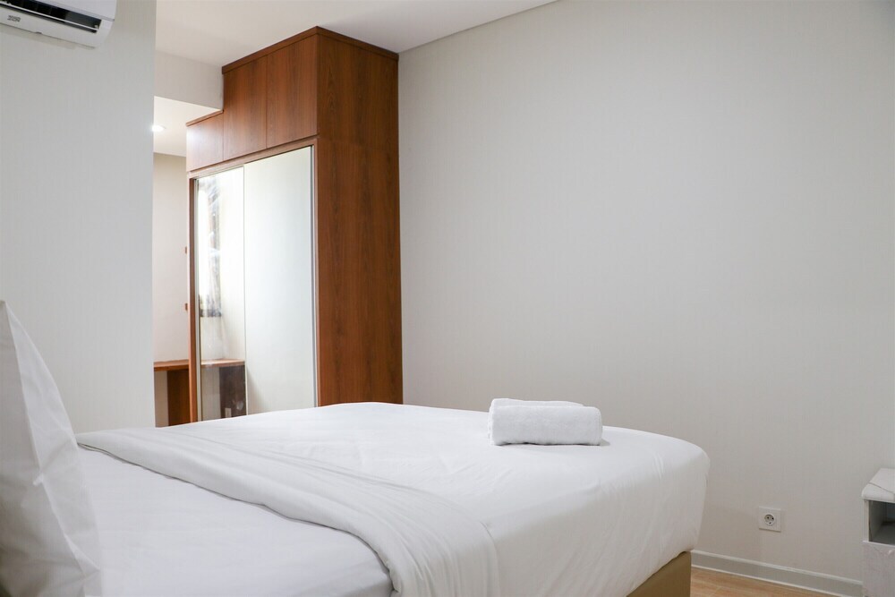 Джакарта: Homey And Comfort Living 2Br At Daan Mogot City Apartment