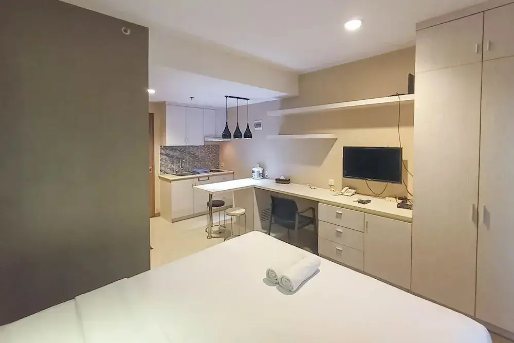 Депок: Elegant And Cozy Studio Student Park Apartment