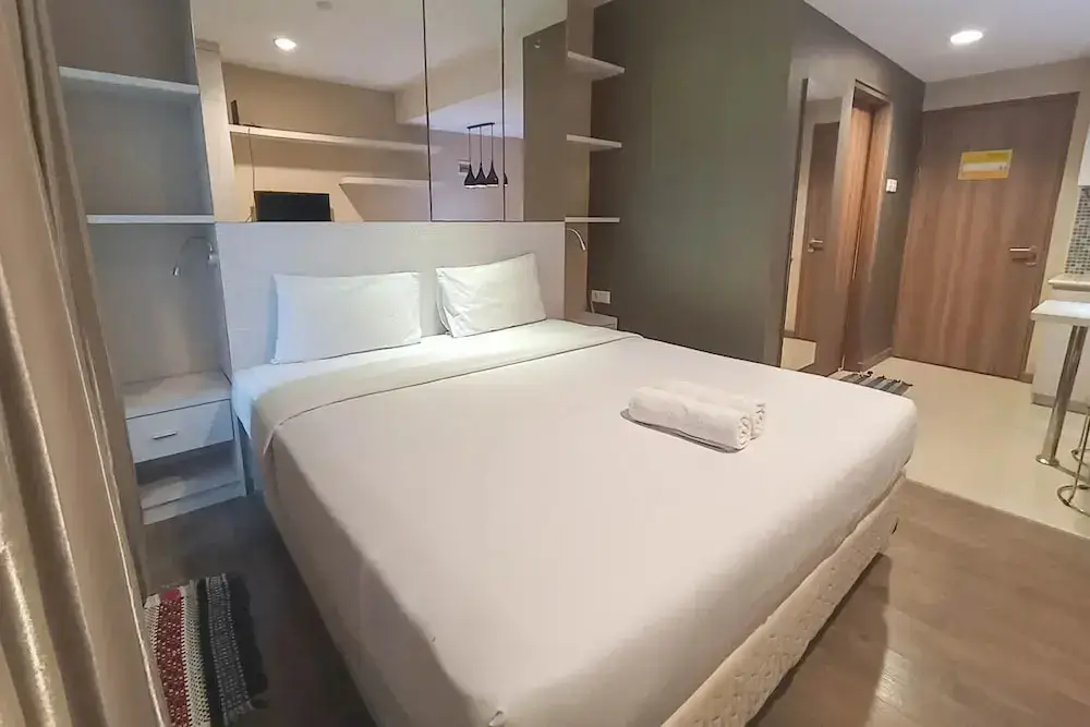 Депок: Elegant And Cozy Studio Student Park Apartment