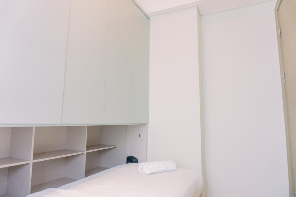 Джакарта: Comfort And Nice 2Br At Gold Coast Apartment