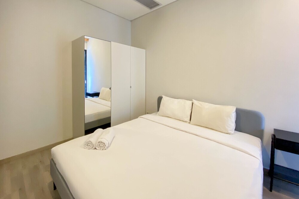 Джакарта: Super Great Homey 3Br At Sudirman Suites Apartment