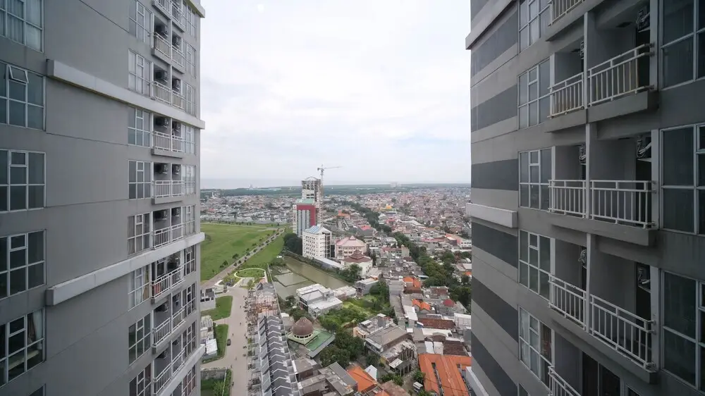 Сурабая: Homey And Cozy Living At Studio Taman Melati Surabaya Apartment
