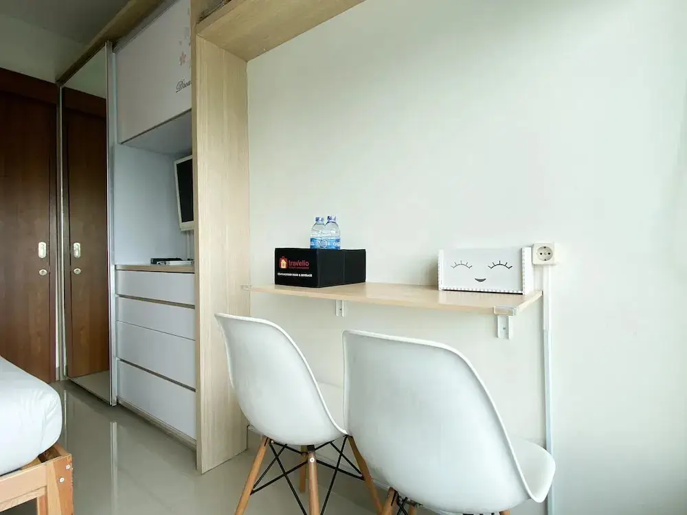 Бекаси: Homey And Simply Look 1Br Apartment At Grand Kamala Lagoon