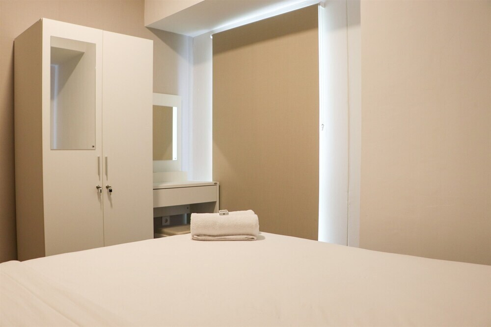 Южный Тангеранг: Homey And Cozy Style 2Br Apartment Tokyo Riverside Pik 2