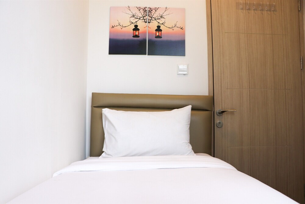 Южный Тангеранг: Homey And Cozy Style 2Br Apartment Tokyo Riverside Pik 2