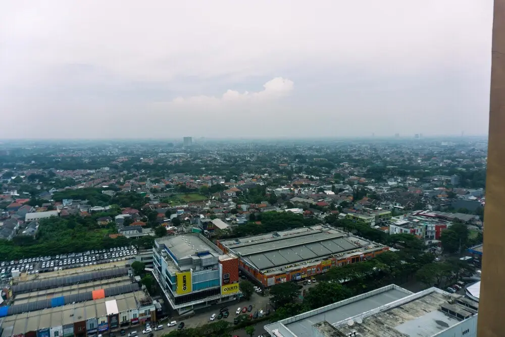 Южный Тангеранг: Modern Look And Comfortable Studio Transpark Bintaro Apartment