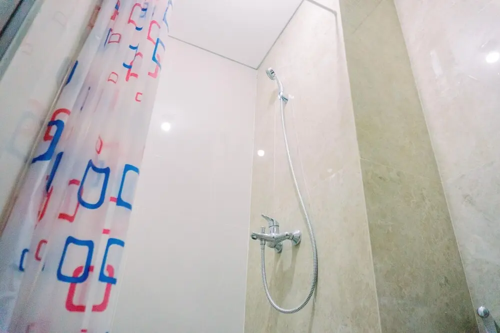 Южный Тангеранг: Modern Look And Comfortable Studio Transpark Bintaro Apartment