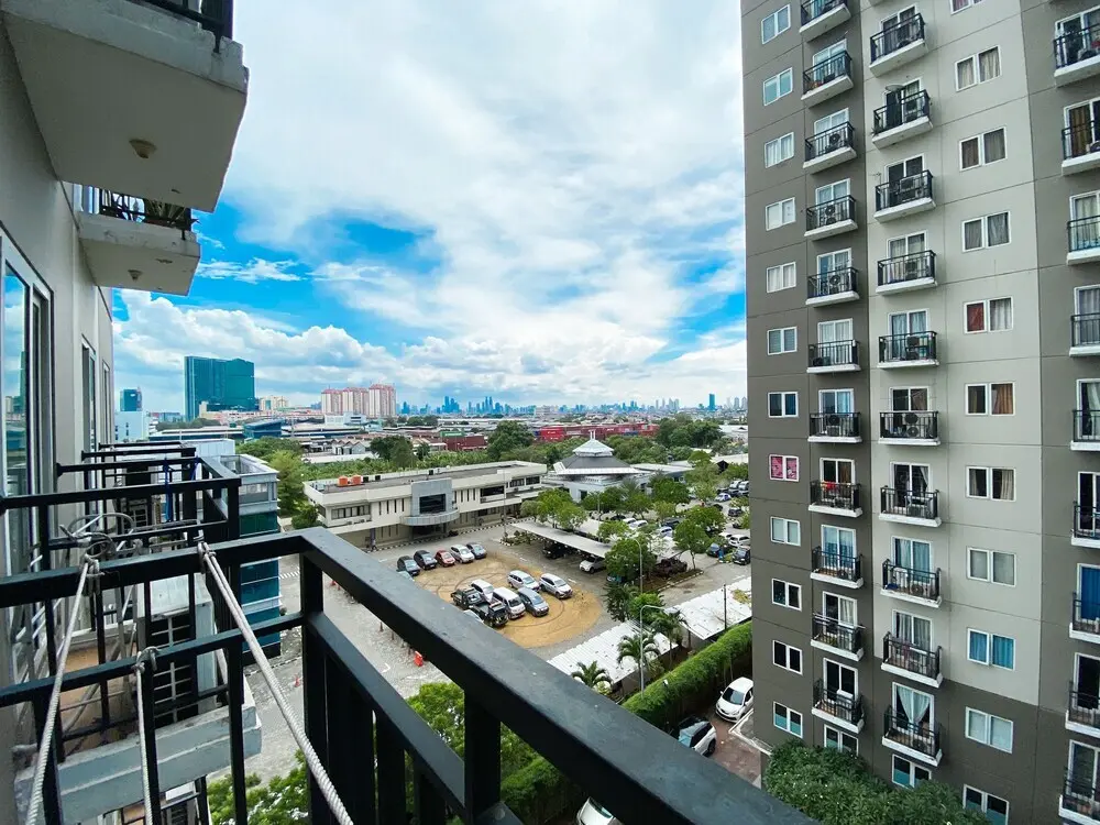 Джакарта: Warm And Restful Studio Room Sunter Park View Apartment