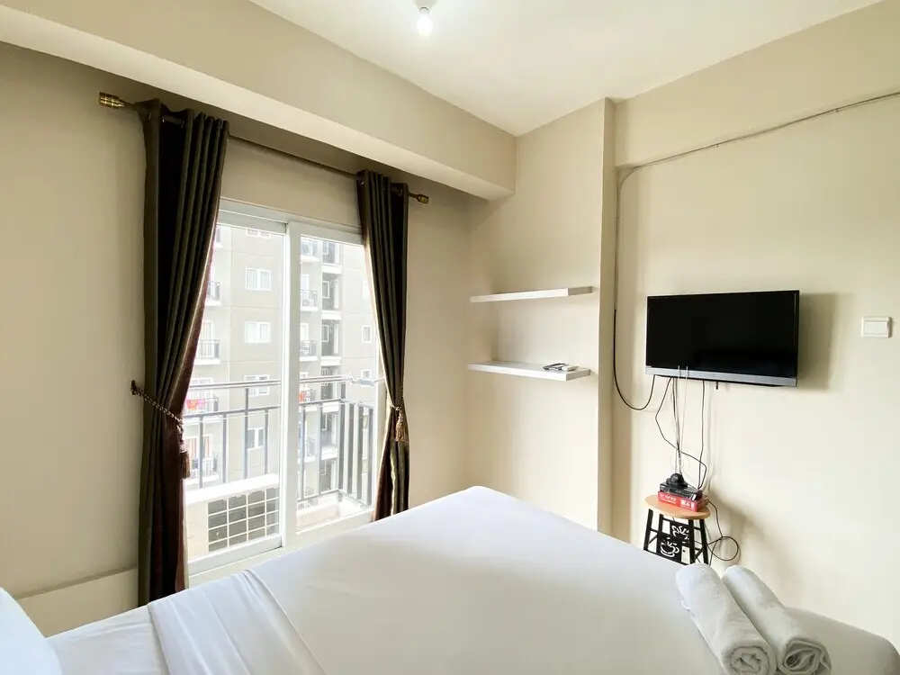 Джакарта: Warm And Restful Studio Room Sunter Park View Apartment