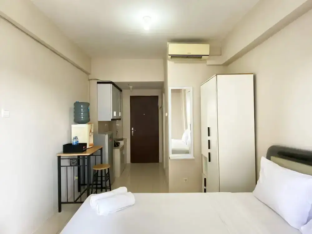 Джакарта: Warm And Restful Studio Room Sunter Park View Apartment