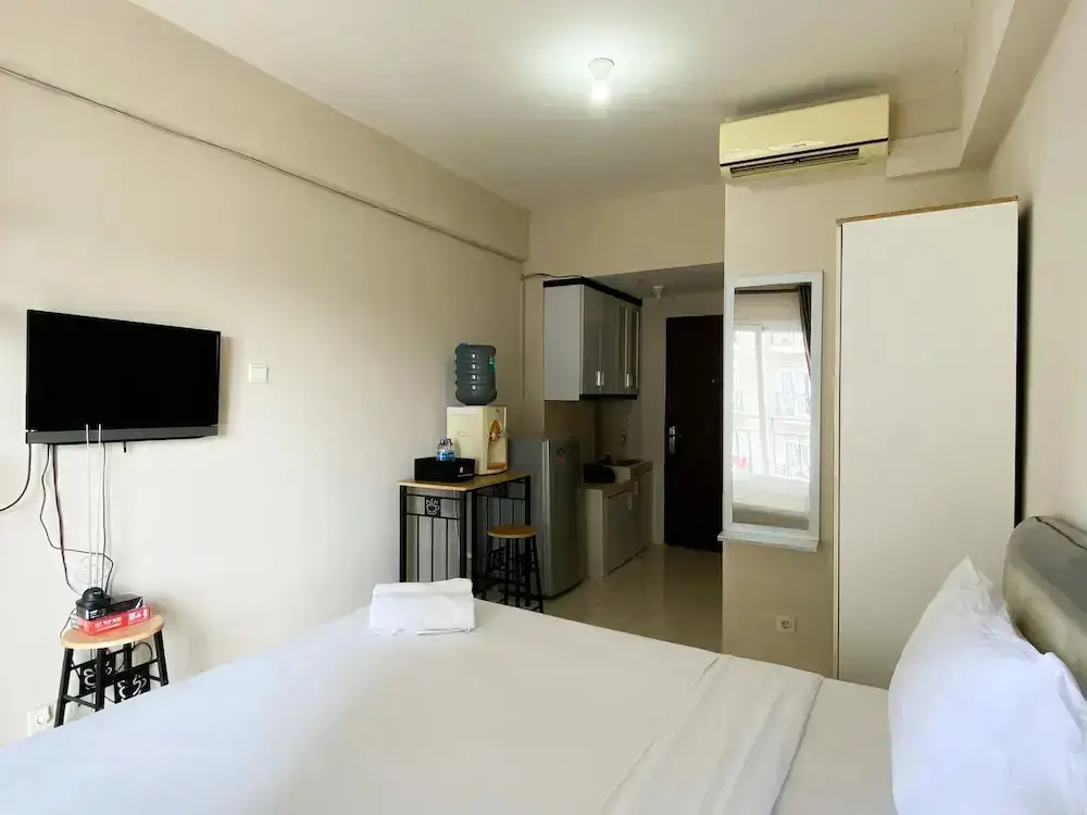 Джакарта: Warm And Restful Studio Room Sunter Park View Apartment