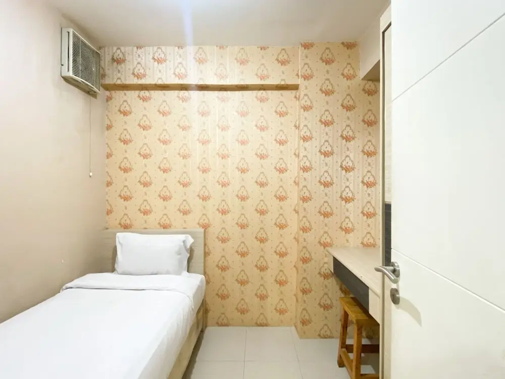 Джакарта: Modern Look And Restful 2Br Bassura City Apartment Near Mall
