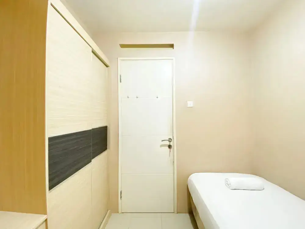 Джакарта: Modern Look And Restful 2Br Bassura City Apartment Near Mall