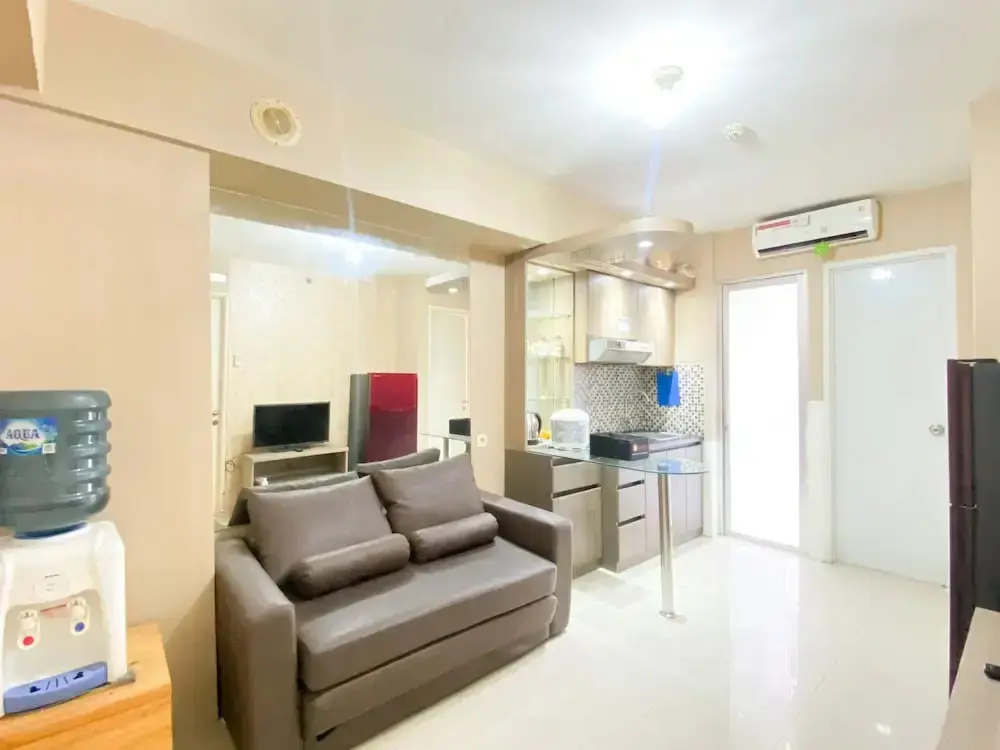 Джакарта: Modern Look And Restful 2Br Bassura City Apartment Near Mall