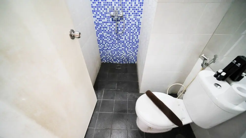 Сурабая: Homey And Tidy 2Br At Puri Mas Apartment