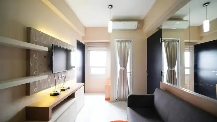 Сурабая: Homey And Tidy 2Br At Puri Mas Apartment
