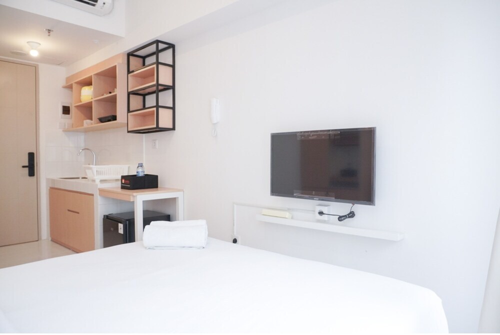 Homey And Simply Studio At Tokyo Riverside Pik 2 Apartment — фото 1
