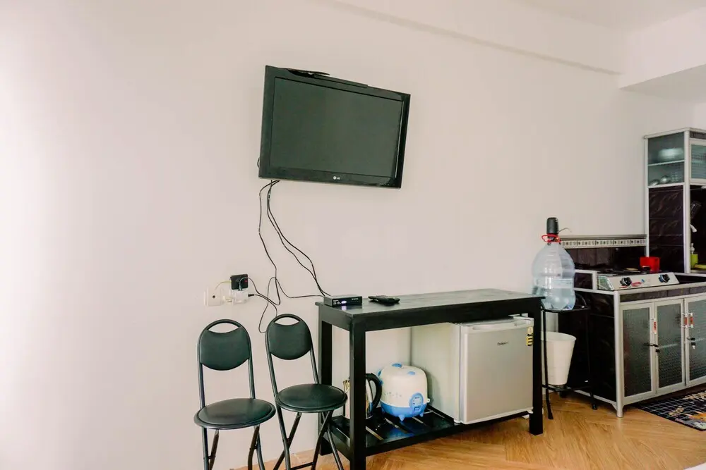Южный Тангеранг: Warm And Simply Look Studio Room Urbantown Serpong Apartment