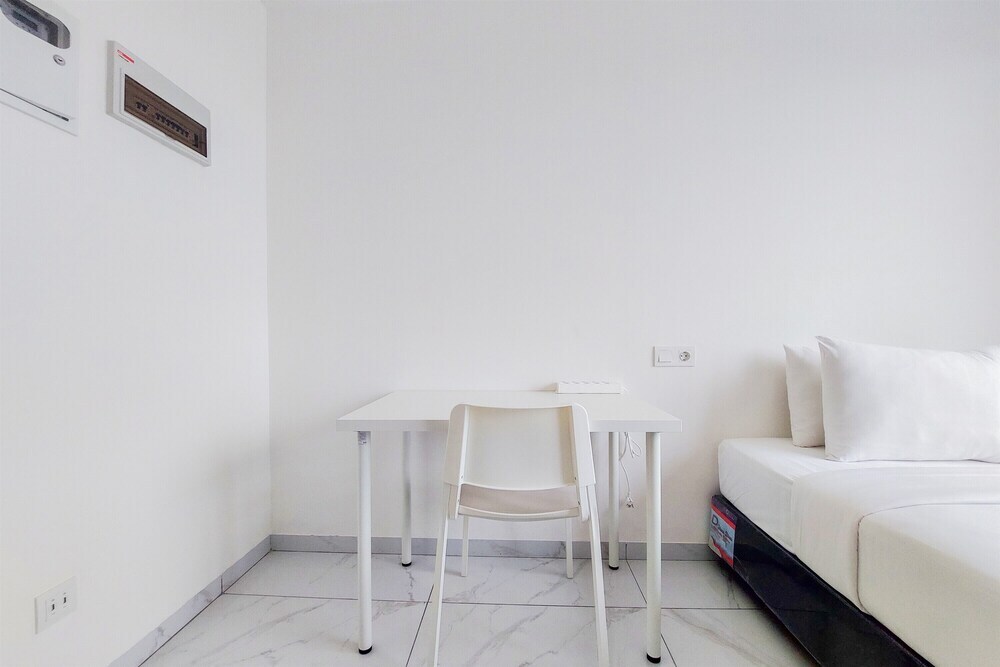 Тангеранг: New Furnished Studio Room Sky House Alam Sutera Apartment