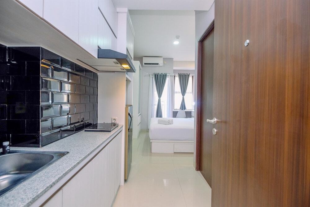 Депок: Best Deal And Comfortable Studio At Transpark Cibubur Apartment Near Mall
