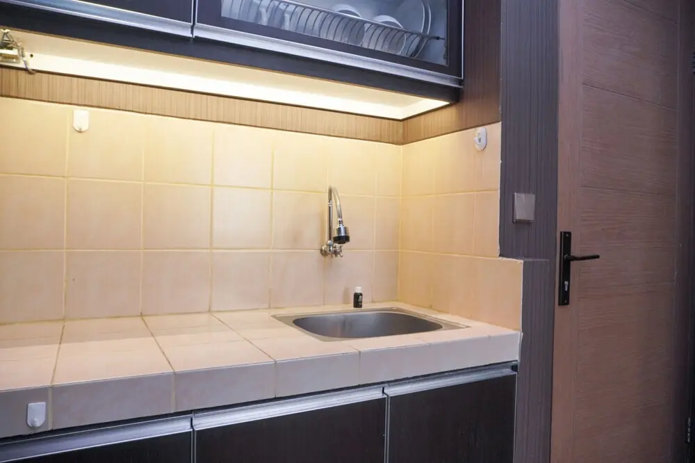 Джакарта: Elegant And Homey 1Br With Extra Room Palm Mansion Apartment