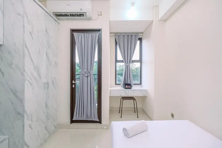 Депок: Best Cozy And Nice Studio At 1St Floor Transpark Cibubur Apartment