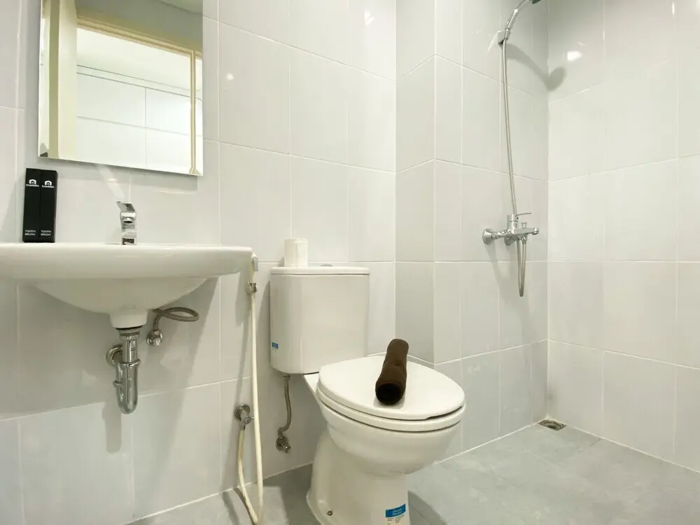 Бекаси: Simply Look Studio Room At Patraland Urbano Apartment