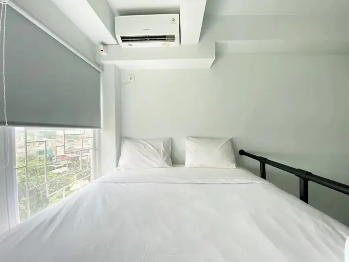 Бекаси: Simply Look Studio Room At Patraland Urbano Apartment