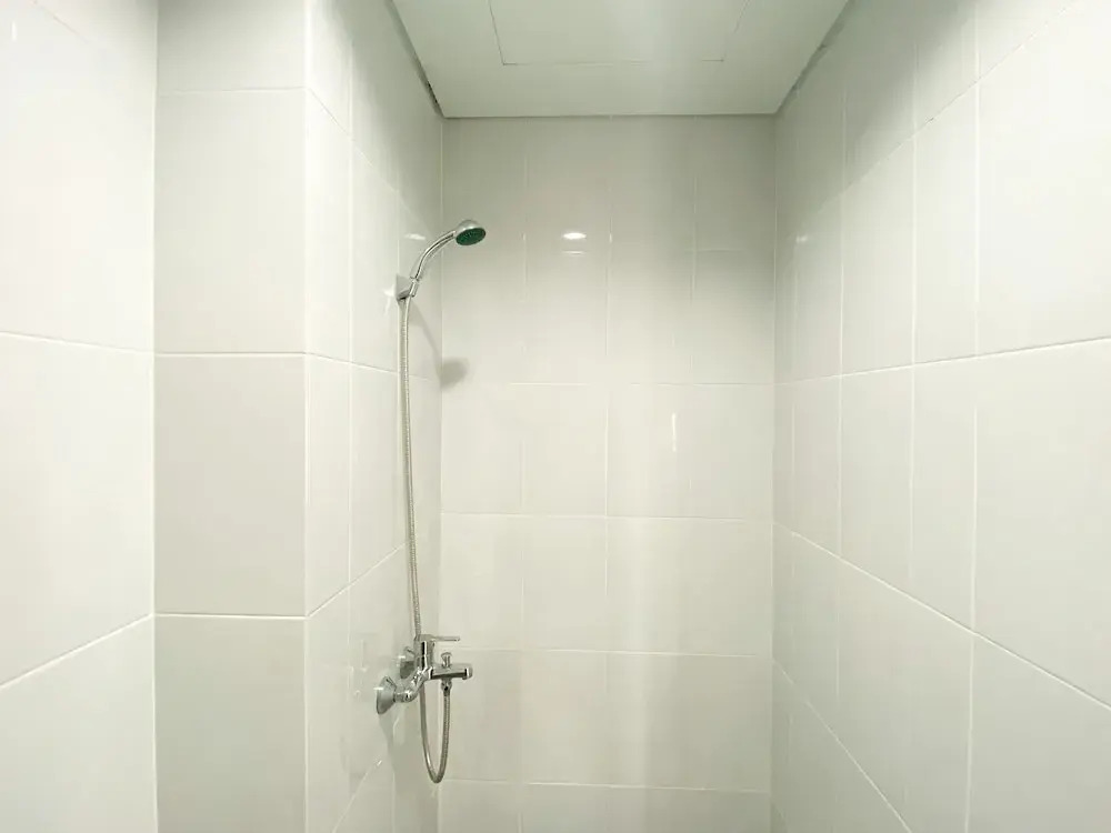 Бекаси: Simply Look Studio Room At Patraland Urbano Apartment