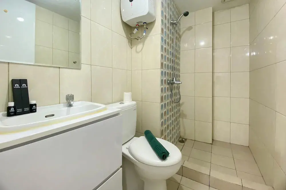 Бекаси: Homey And Comfort 2Br At Springlake Summarecon Bekasi Apartment