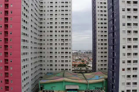 Modern 2Br Green Pramuka City Apartment Near Shopping Center — фото 1