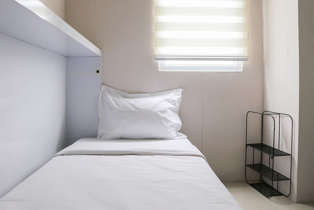 Джакарта: Modern 2Br Green Pramuka City Apartment Near Shopping Center