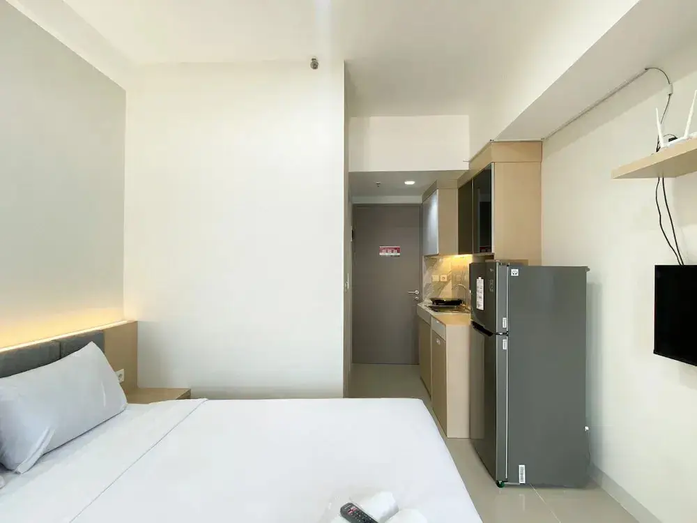 Бекаси: Simply Look And Comfort Studio Room Vasanta Innopark Apartment