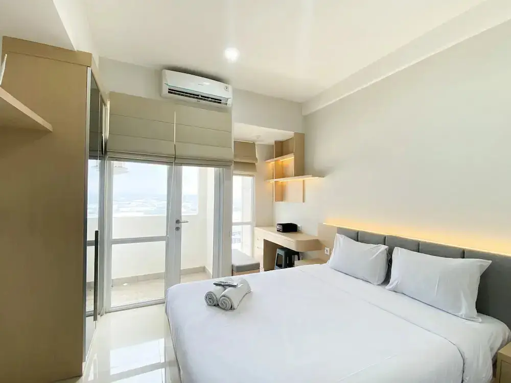 Бекаси: Simply Look And Comfort Studio Room Vasanta Innopark Apartment