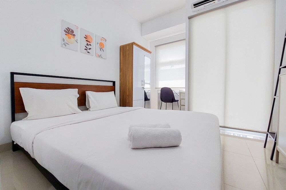 Legok: Homey And Warm Studio Room Serpong Garden Apartment