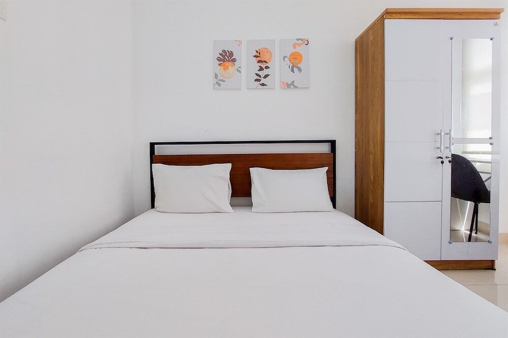 Legok: Homey And Warm Studio Room Serpong Garden Apartment