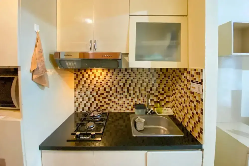Джакарта: Cozy Stay And Tidy Studio Apartment Woodland Park Residence