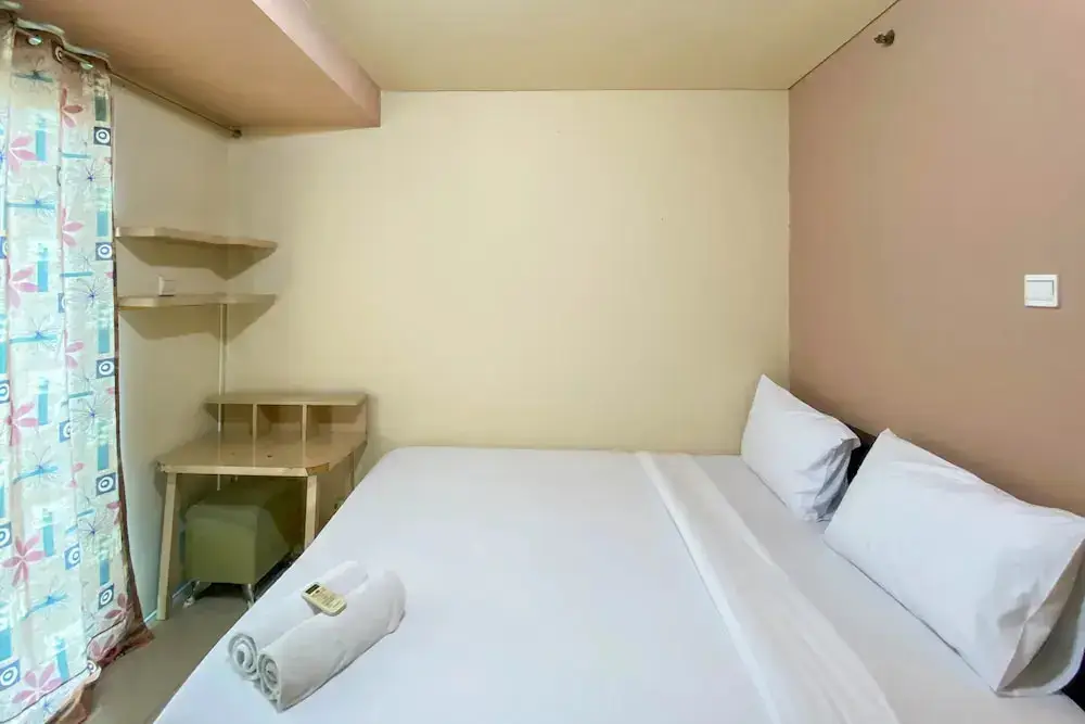 Джакарта: Cozy Stay And Tidy Studio Apartment Woodland Park Residence