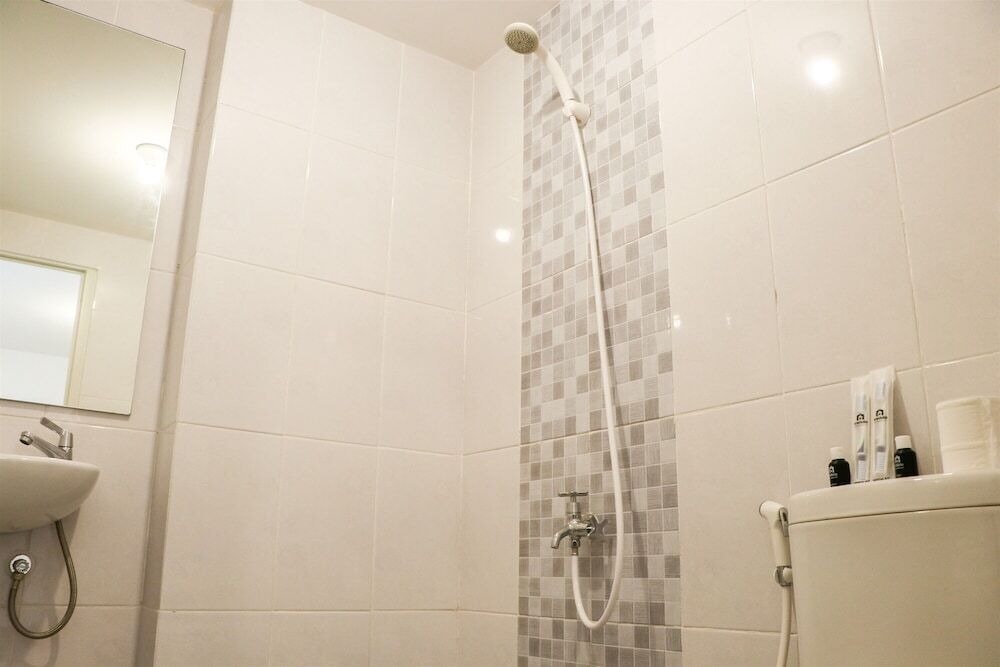 Южный Тангеранг: Warm And Cozy 2Br Tokyo Riverside Pik 2 Apartment