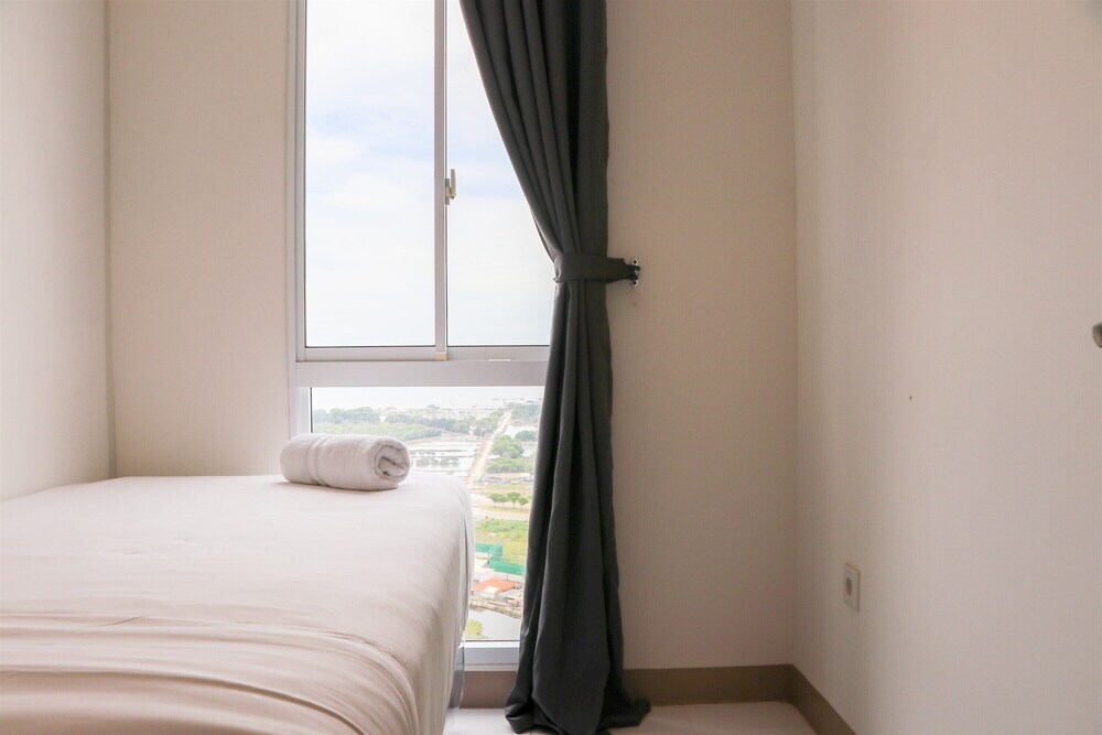 Южный Тангеранг: Warm And Cozy 2Br Tokyo Riverside Pik 2 Apartment