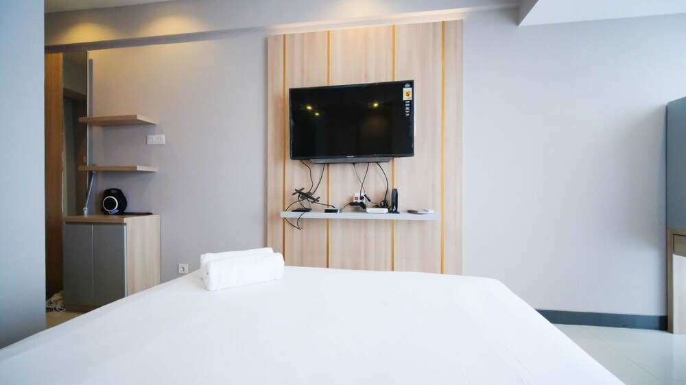 Сурабая: Simple And Cozy Studio At Benson Supermall Mansion Apartment