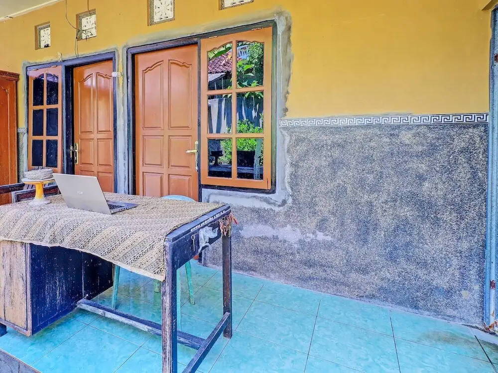 Негара: SPOT ON 92399 Hotel Sekar Jagat Near Pantai Baluk Rening