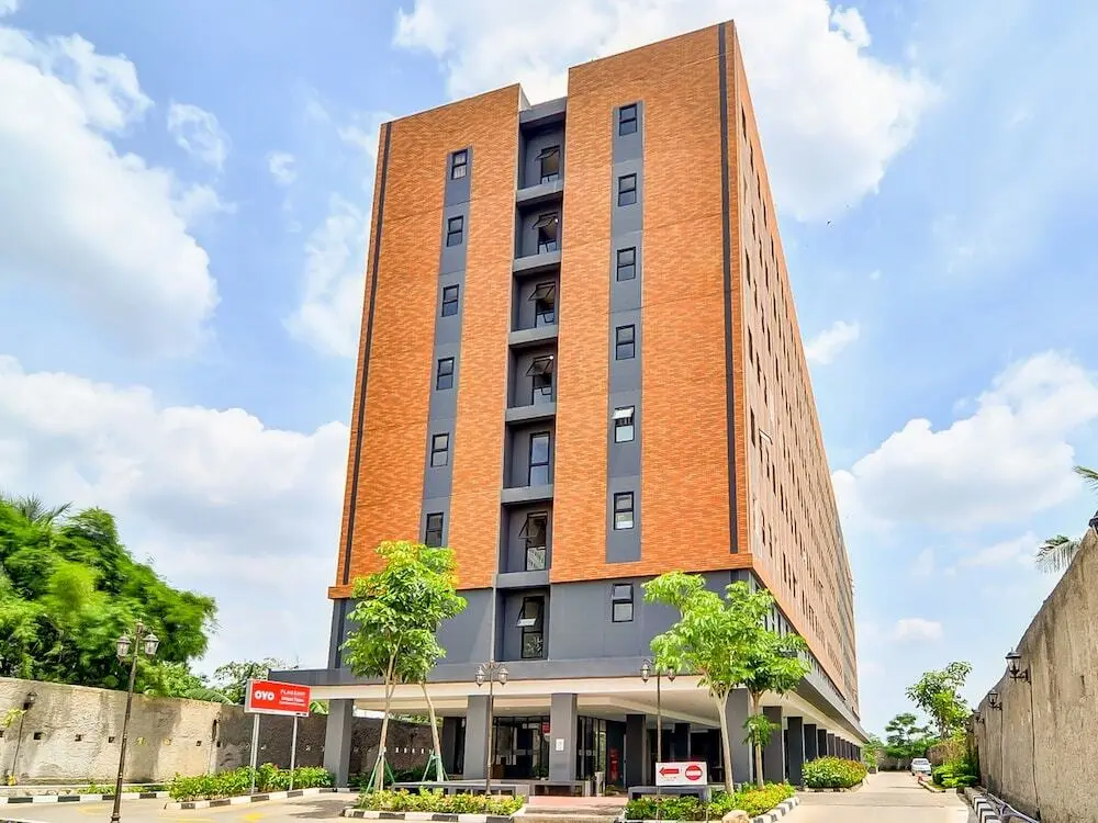 Караванг: Collection O 92440 Urban Town Apartment Karawang
